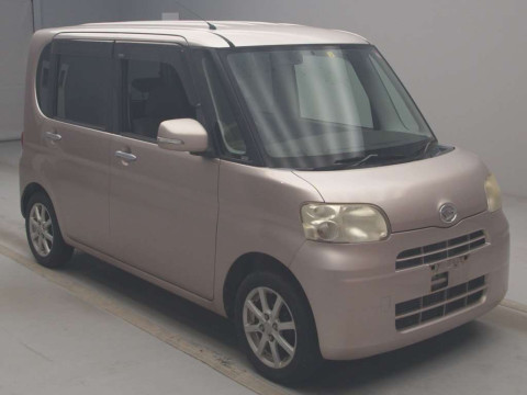 2010 Daihatsu Tanto L375S[2]