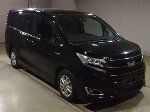 2019 Toyota Noah ZWR80G[2]