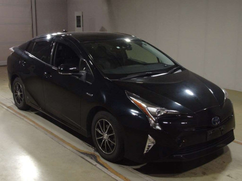 2018 Toyota Prius ZVW50[2]