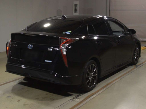 2017 Toyota Prius ZVW50[1]