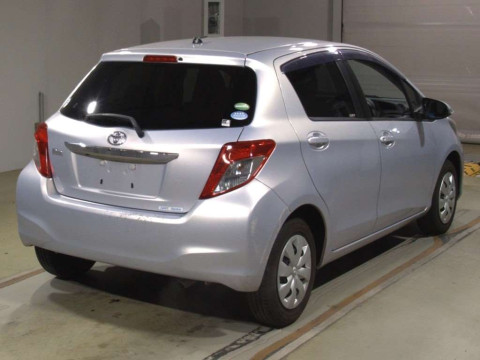 2014 Toyota Vitz NSP130[1]