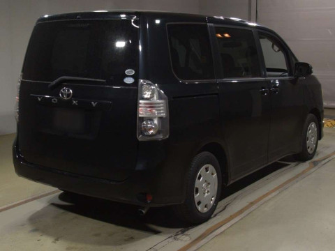 2010 Toyota Voxy ZRR70G[1]