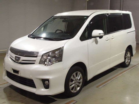 2013 Toyota Noah ZRR75W[0]