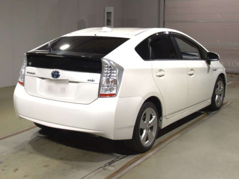 2010 Toyota Prius ZVW30[1]