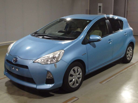 2013 Toyota Aqua NHP10[0]