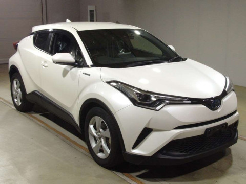 2019 Toyota C-HR ZYX10[2]