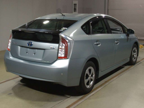 2013 Toyota Prius ZVW30[1]