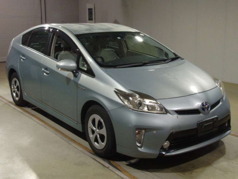 2013 Toyota Prius ZVW30[2]