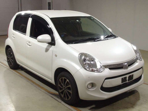 2015 Toyota Passo KGC30[2]