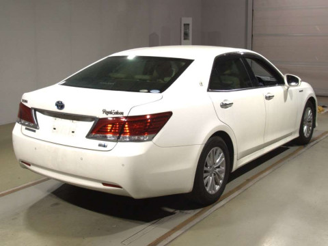 2016 Toyota Crown Hybrid AWS210[1]