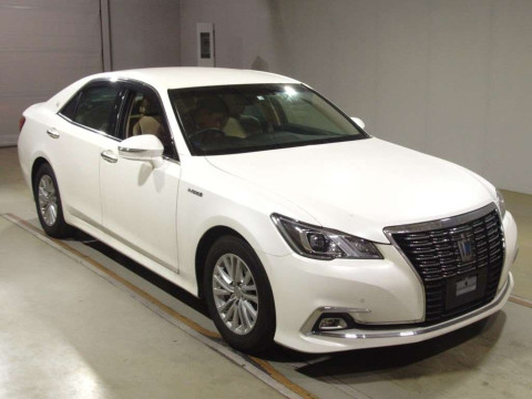 2016 Toyota Crown Hybrid AWS210[2]