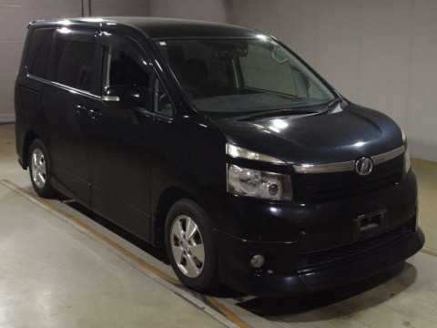 2010 Toyota Voxy ZRR70G[2]