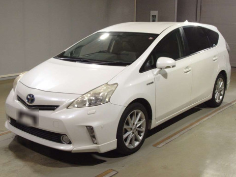 2011 Toyota Prius alpha ZVW41W[0]