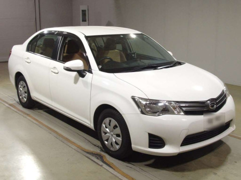 2013 Toyota Corolla Axio NRE160[2]