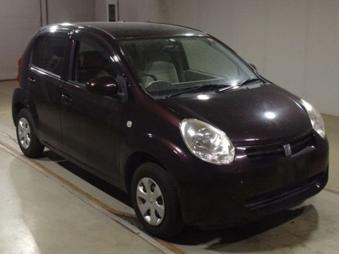 2011 Toyota Passo KGC30[2]