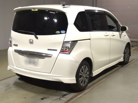 2012 Honda Freed hybrid GP3[1]