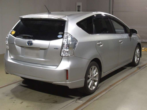 2012 Toyota Prius alpha ZVW41W[1]