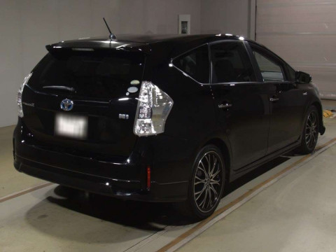 2014 Toyota Prius alpha ZVW41W[1]