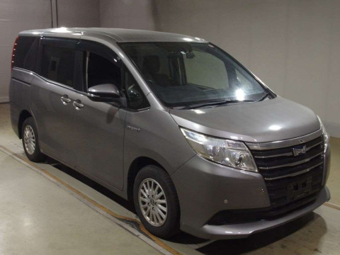 2015 Toyota Noah ZWR80G[2]