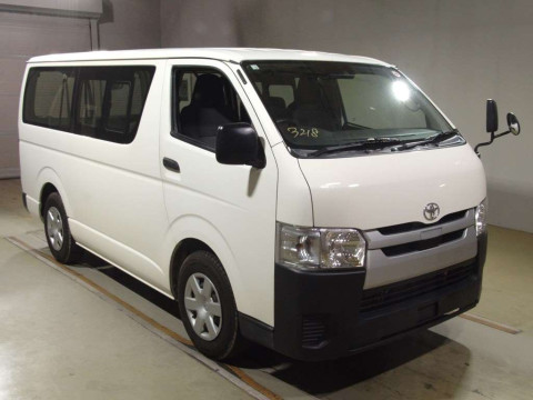 2018 Toyota Hiace Van GDH201V[2]