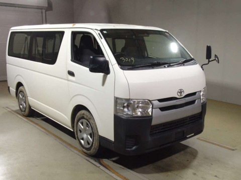 2018 Toyota Hiace Van GDH201V[2]