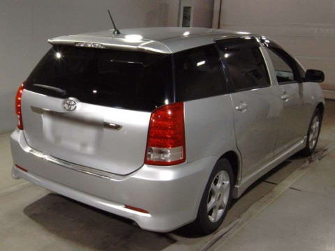 2005 Toyota Wish ZNE10G[1]