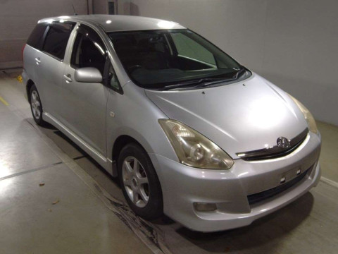 2005 Toyota Wish ZNE10G[2]