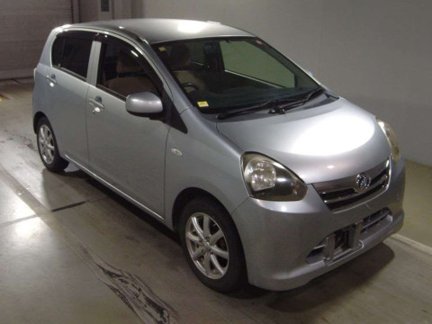 2012 Daihatsu Mira es LA300S[2]