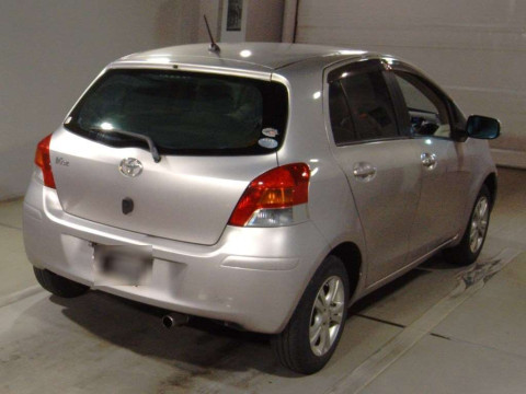 2009 Toyota Vitz SCP90[1]