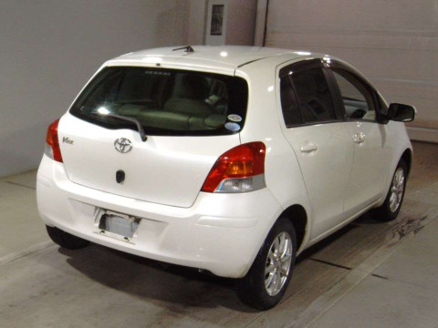 2009 Toyota Vitz SCP90[1]