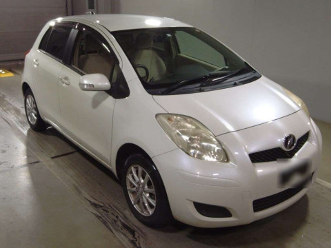 2009 Toyota Vitz SCP90[2]