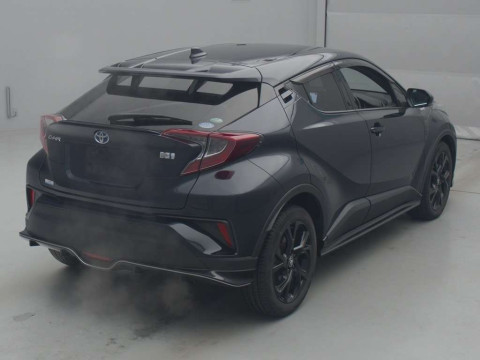 2019 Toyota C-HR ZYX10[1]