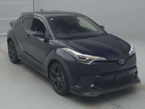 2019 Toyota C-HR ZYX10[2]