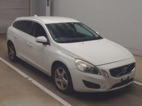 2013 Volvo V60 FB4164T[2]