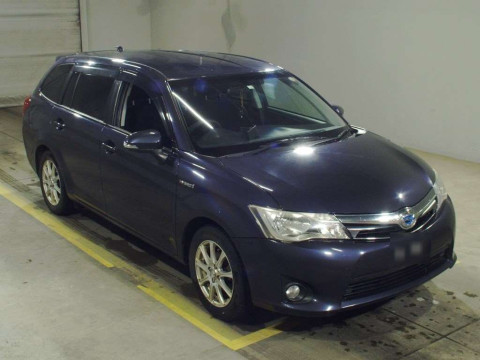 2014 Toyota Corolla Fielder NKE165G[2]