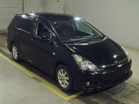 2005 Toyota Wish ZNE14G[2]