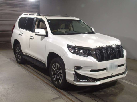 2023 Toyota Land Cruiser Prado TRJ150W[2]