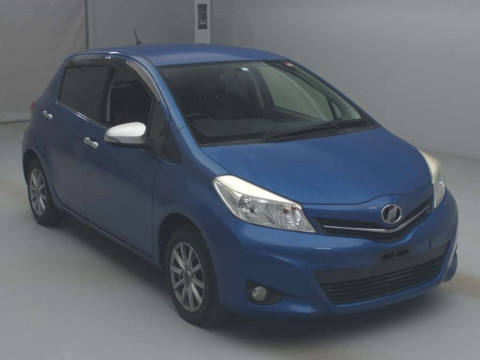 2014 Toyota Vitz NSP130[2]