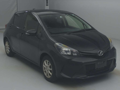 2016 Toyota Vitz NSP130[2]