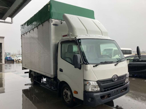 2016 Toyota Toyoace Truck XZU710[2]