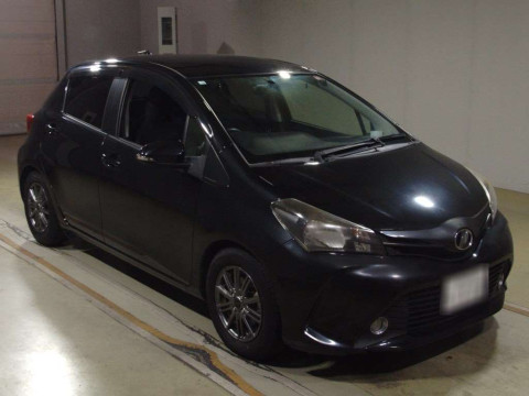 2014 Toyota Vitz NSP130[2]