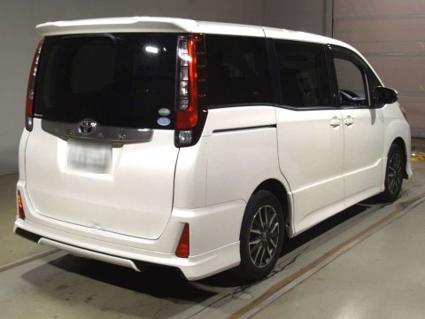 2015 Toyota Noah ZRR80W[1]