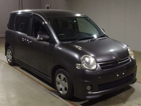 2009 Toyota Sienta NCP81G[2]