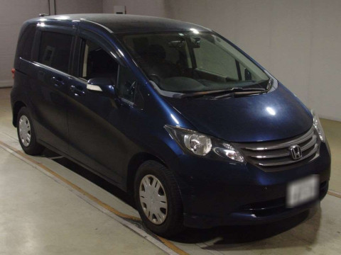 2010 Honda Freed GB3[2]