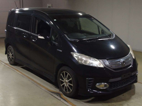 2012 Honda Freed hybrid GP3[2]