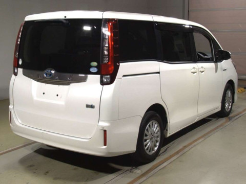 2014 Toyota Noah ZWR80G[1]