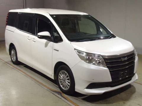 2014 Toyota Noah ZWR80G[2]