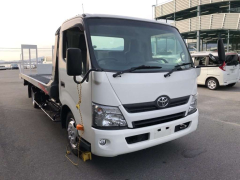 2014 Toyota Dyna Truck XZU720[2]