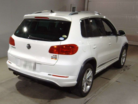 2014 Volkswagen Tiguan 5NCTH[1]