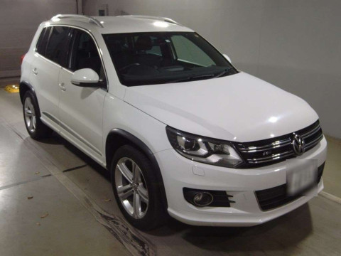 2014 Volkswagen Tiguan 5NCTH[2]